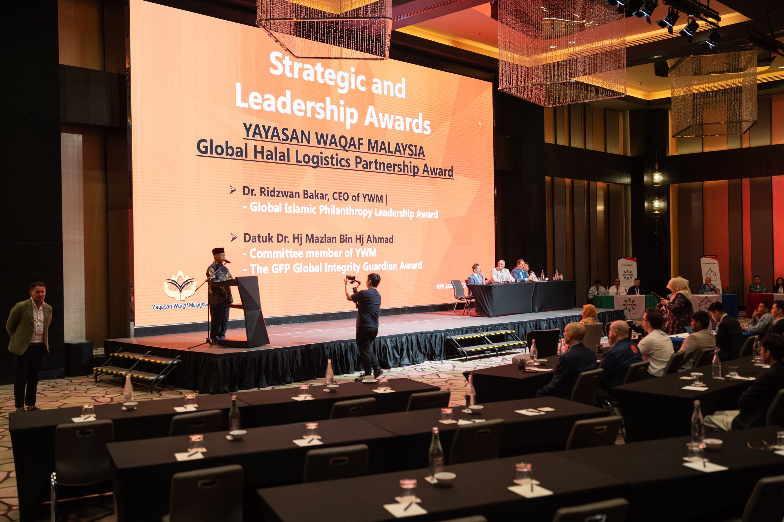 government contracts bidding process meeting